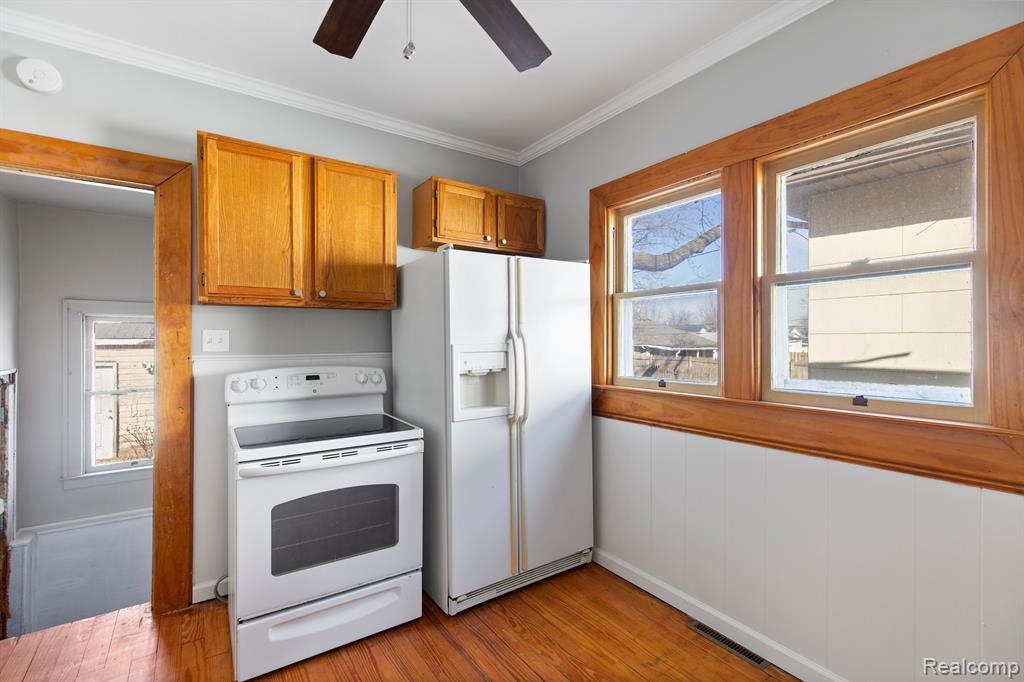 90 S Rose Street, Mount Clemens, MI 48043 — Photo 7