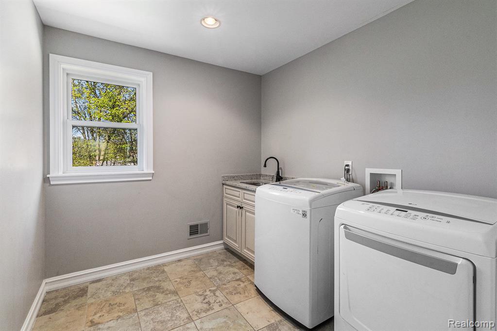 1540 KESSLER Avenue, Keego Harbor, MI 48320 — Photo 27