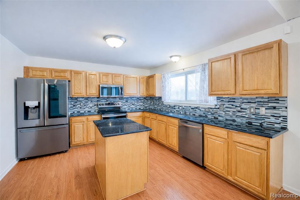 10237 Swan Lake Circle, Ypsilanti, MI 48197 — Photo 13