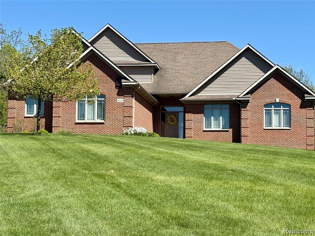 6435 Thompson Pond Drive, Whitmore Lake, MI 48189 — front exterior