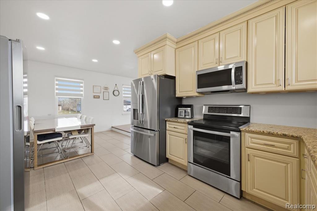 42151 Jason Drive, Clinton Twp, MI 48038 — Photo 11