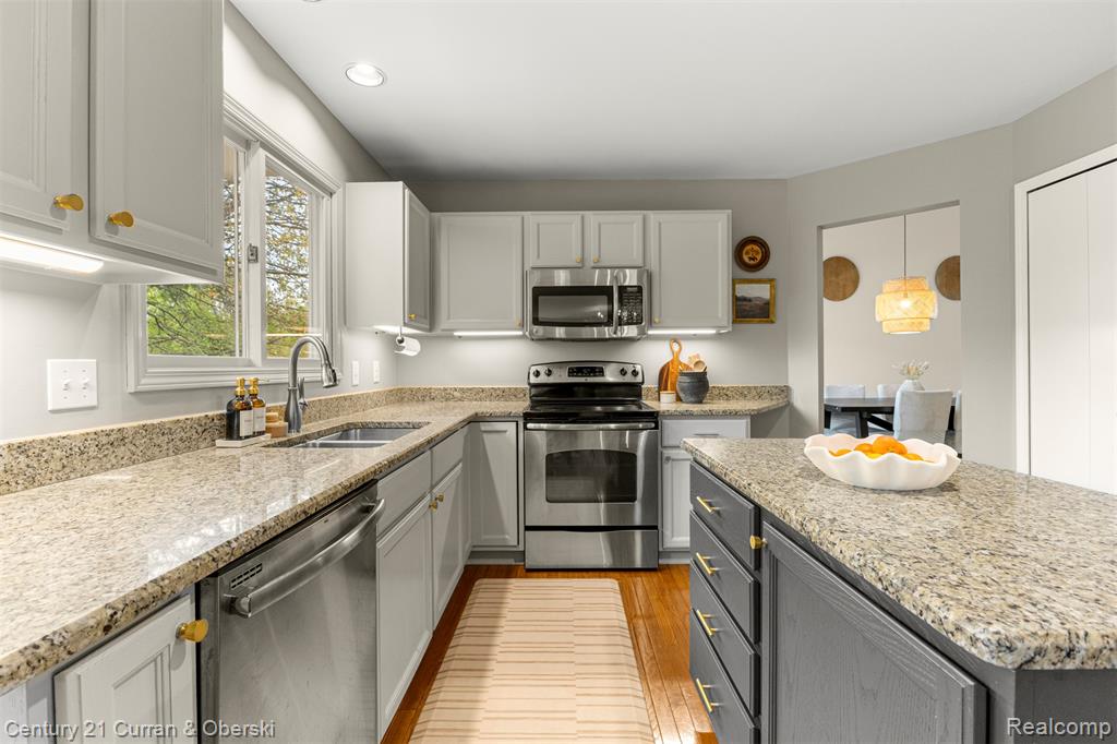 1424 Woodbridge Lane, Wixom, MI 48393 — Photo 27