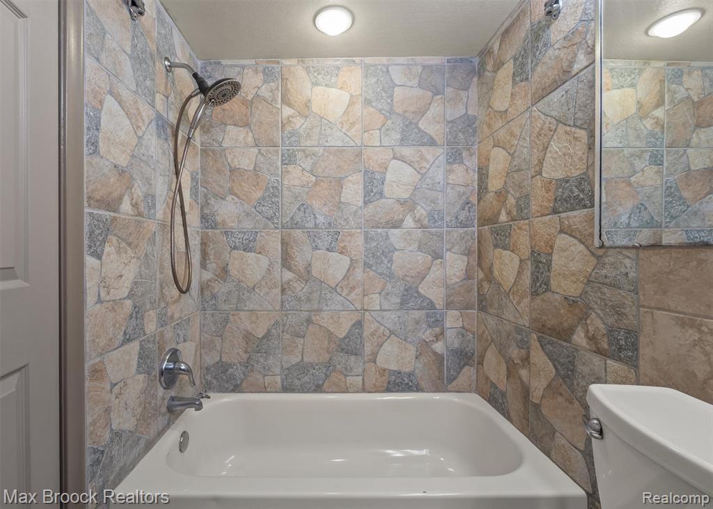 5312 Cambourne Place, West Bloomfield, MI — Photo 12