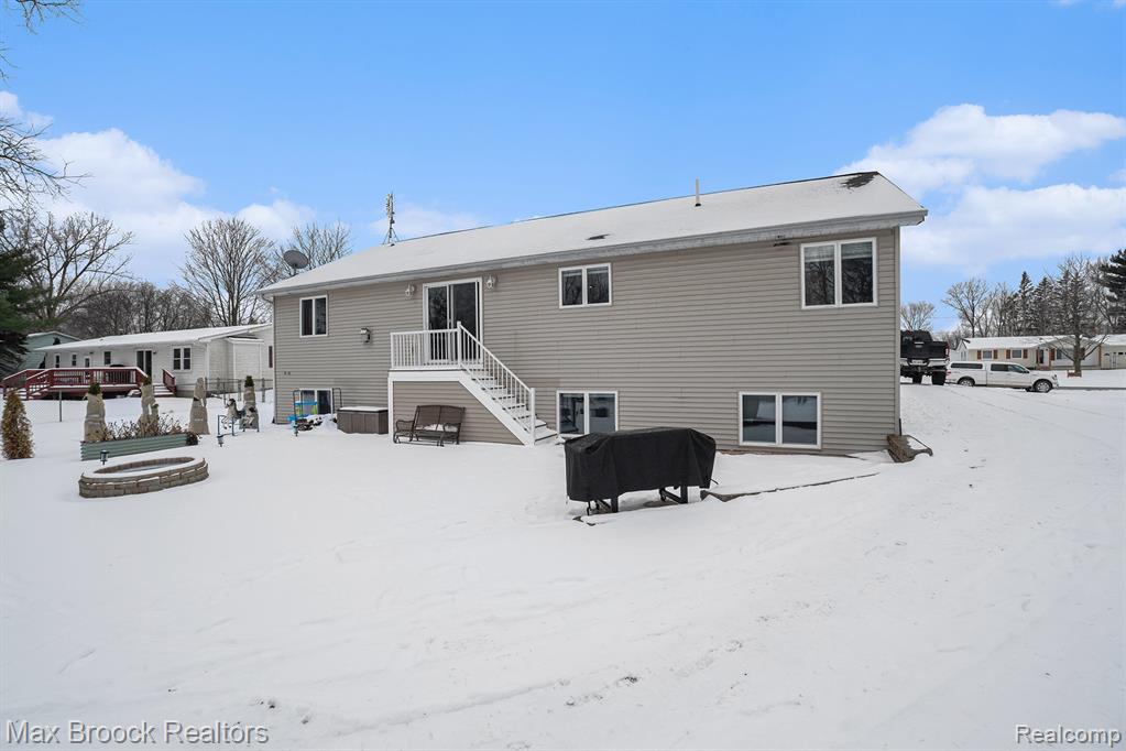 11412 Delmar Drive, Fenton, MI 48430 — Photo 46