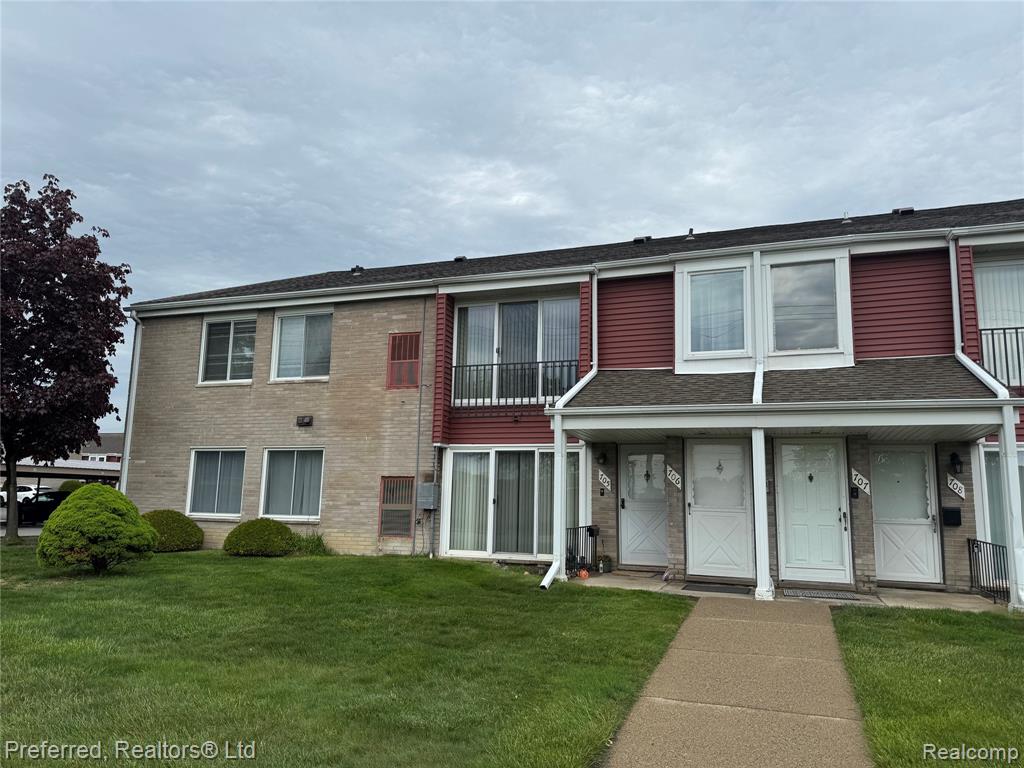 706 Sunset Lane, 63, Saint Clair Shores, MI 48082 — Photo 18