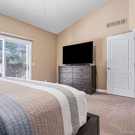5307 S RIVER Drive, Commerce Twp, MI 48382 — Photo 13