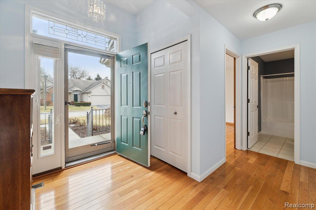 6062 GREEN ASH Drive, 36, Brighton, MI 48116 — Photo 7
