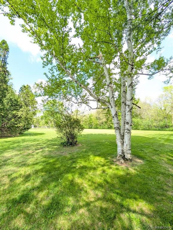 5097 Berneda Drive, Flint, MI 48506 — Photo 18