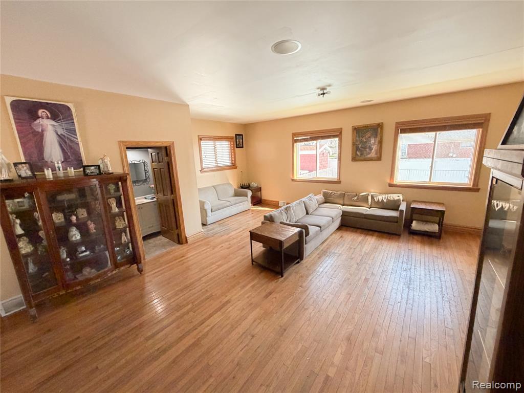 703 Saint John Street, Wyandotte, MI 48192 — Photo 50