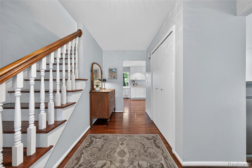 3717 Tyrconnel Court, West Bloomfield, MI 48323 — Photo 4
