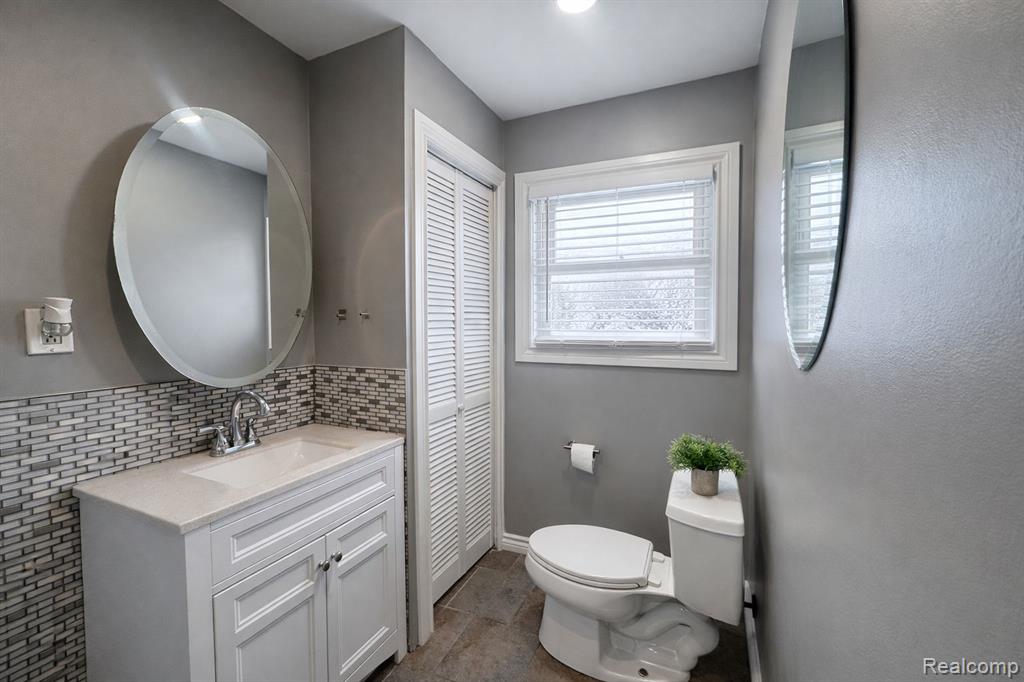 8373 McKinley, Center Line, MI 48015 — Photo 16