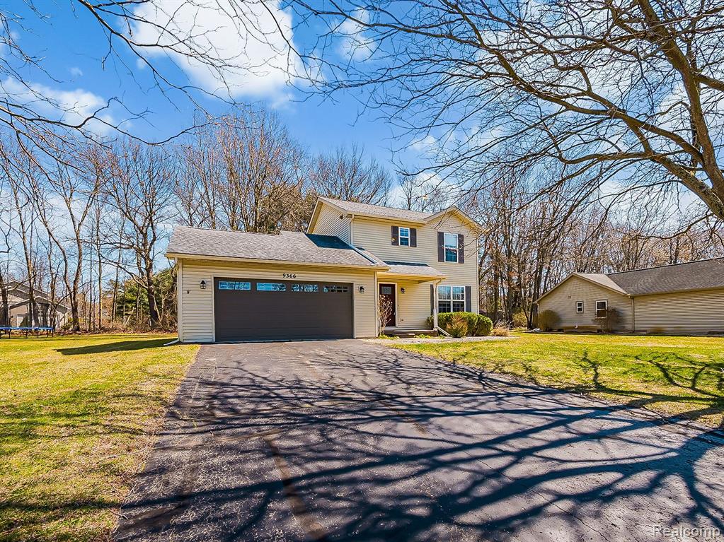 9366 HURON PARK Drive, Brighton, MI 48116 — Photo 14
