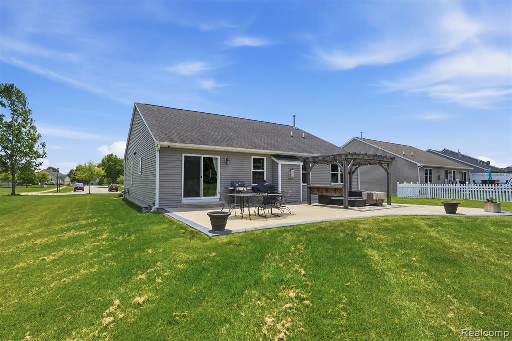 665 Marblewood Lane, Saline, MI 48176 — Photo 32