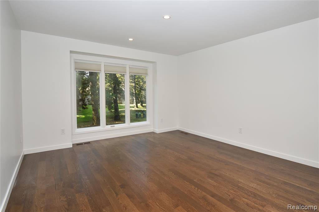 32175 Spruce Lane, Beverly Hills, MI 48025 — Photo 24