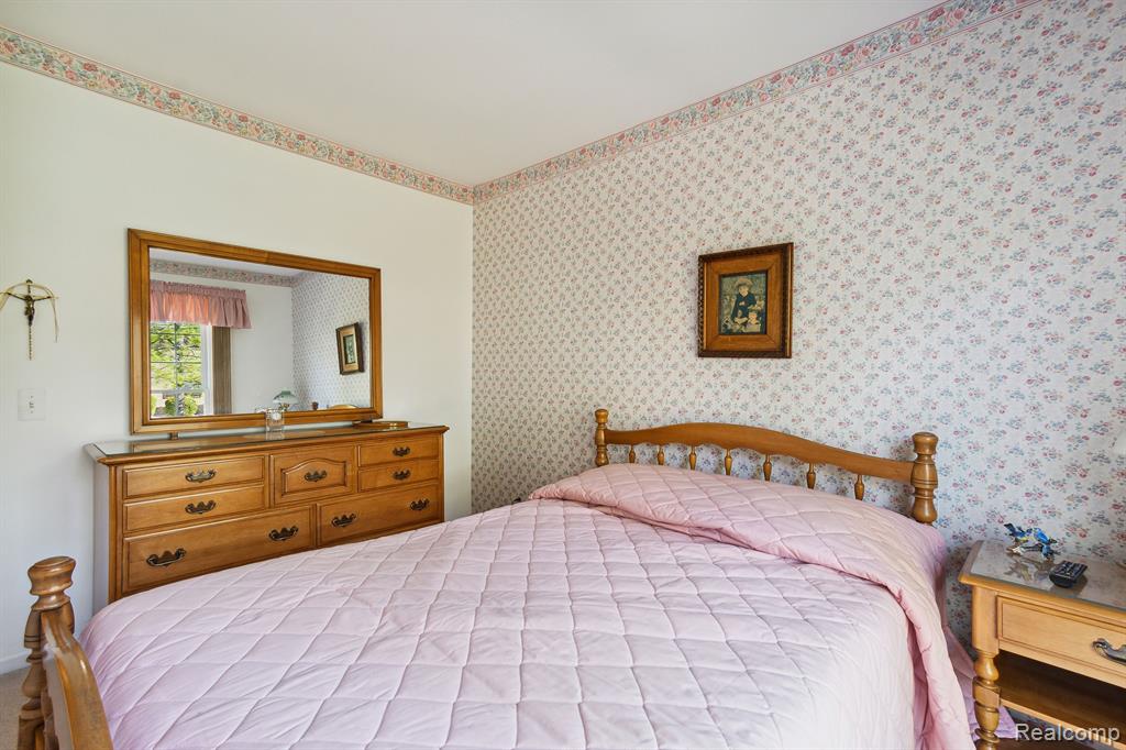 39784 GLENVIEW, Northville, MI 48168 — Photo 40