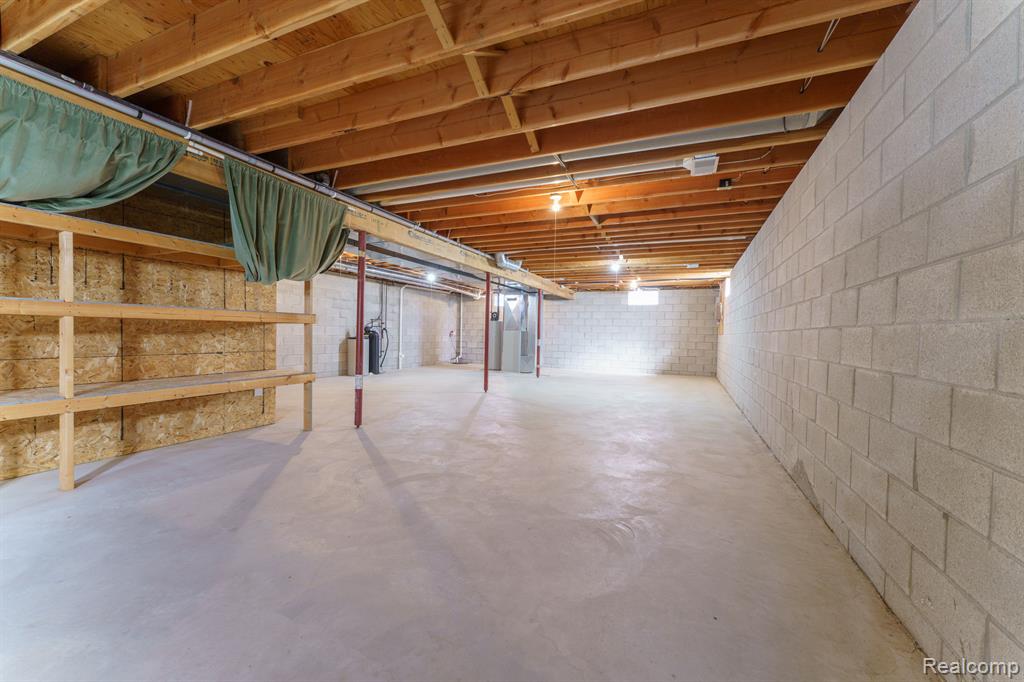 530 N GRAND Avenue, Fowlerville, MI 48836 — Photo 25