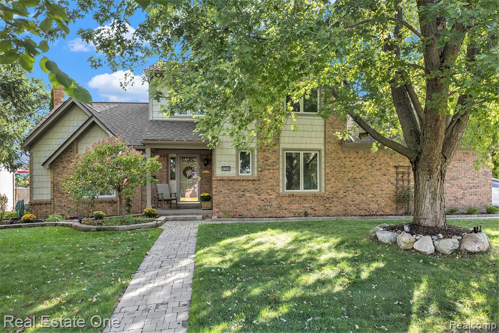 5208 Crowfoot Drive, Troy, MI 48085 — front exterior