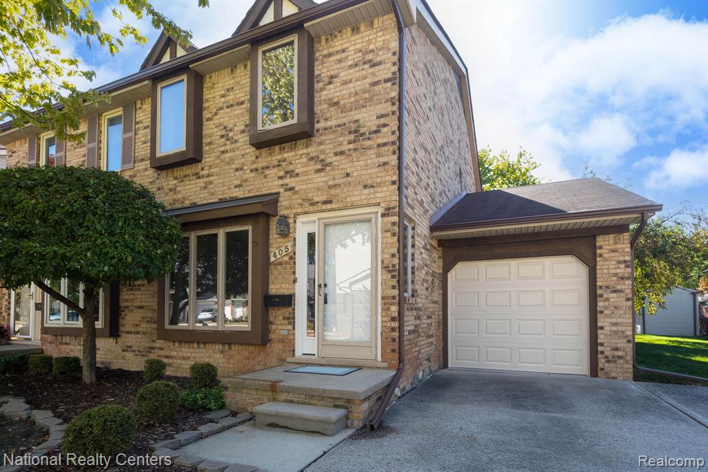 405 Pineview Court, Saint Clair Shores, MI 48081 — front exterior