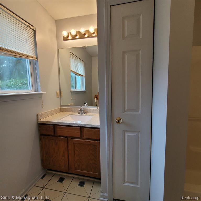 846 HOLMES Road, Ypsilanti, MI 48198 — Photo 12