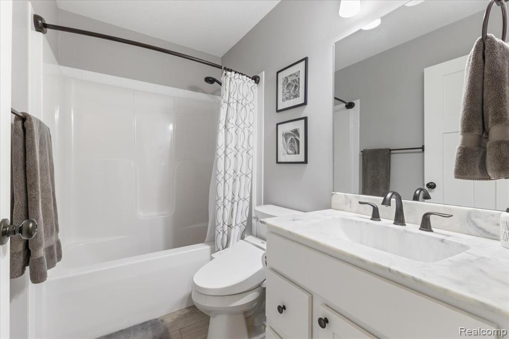 5606 Chatham Lane, Grand Blanc, MI 48439 — Photo 42