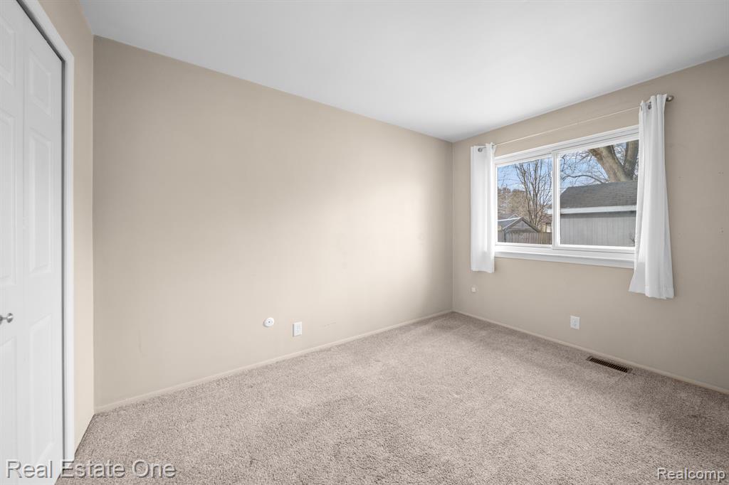 417 HAZE, Pinckney, MI 48169 — Photo 12