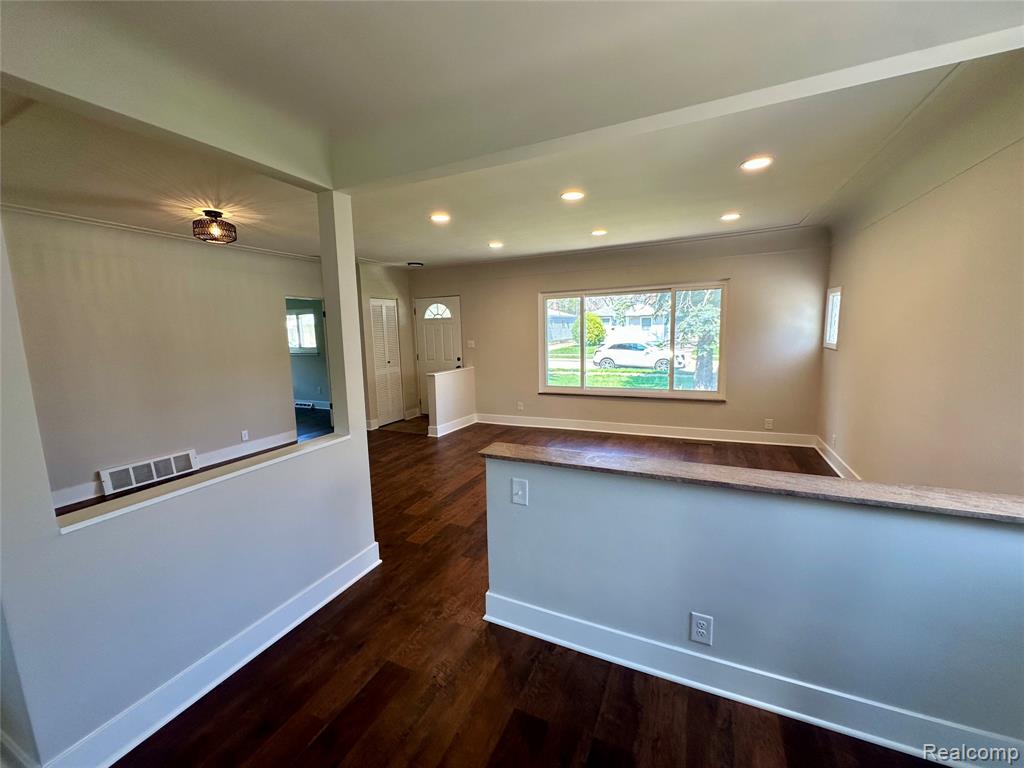 7254 Gerald Avenue, Warren, MI 48092 — Photo 5
