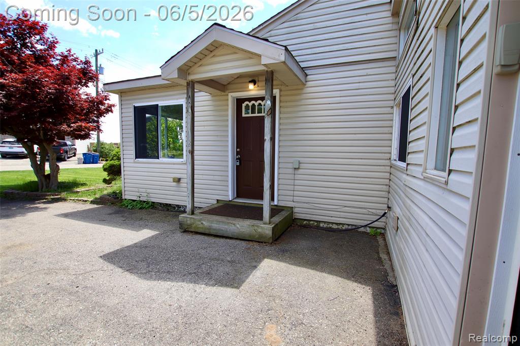 7044 Desmond Road, Waterford, MI 48329 — Photo 44