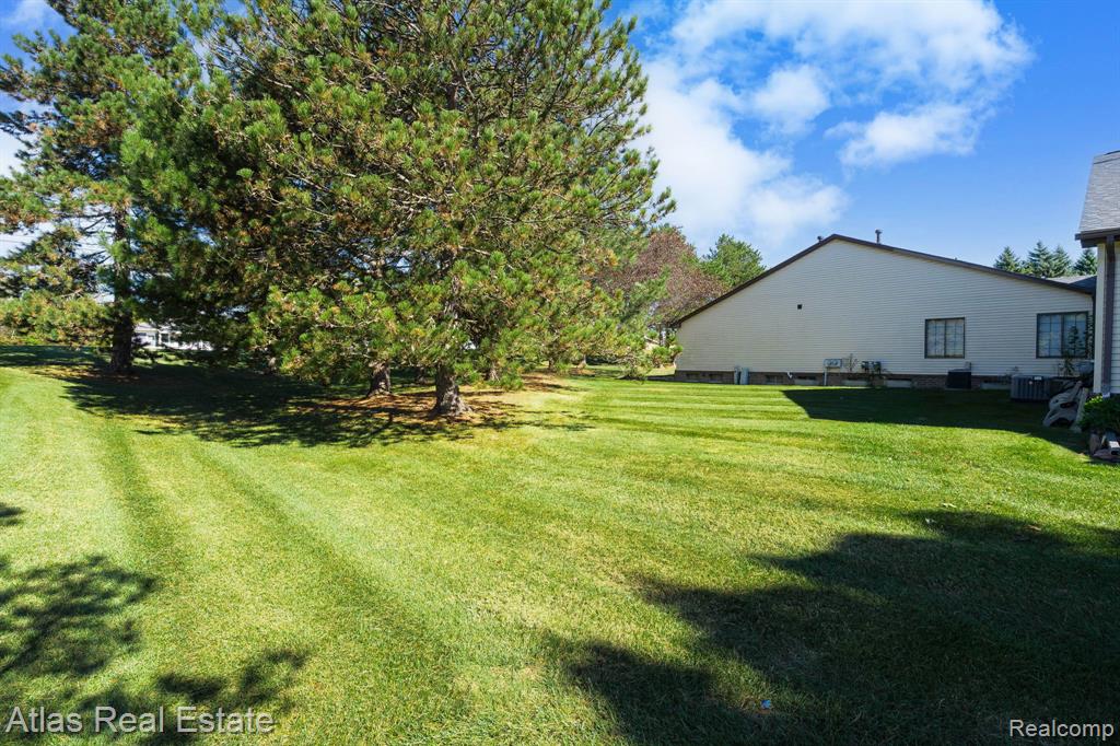 5007 Sandalwood Drive, Grand Blanc, MI 48439 — Photo 4