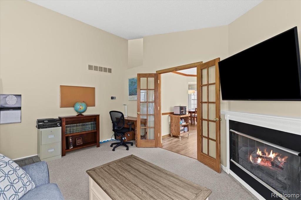 514 MILL POND Drive, Fenton, MI 48430 — Photo 18
