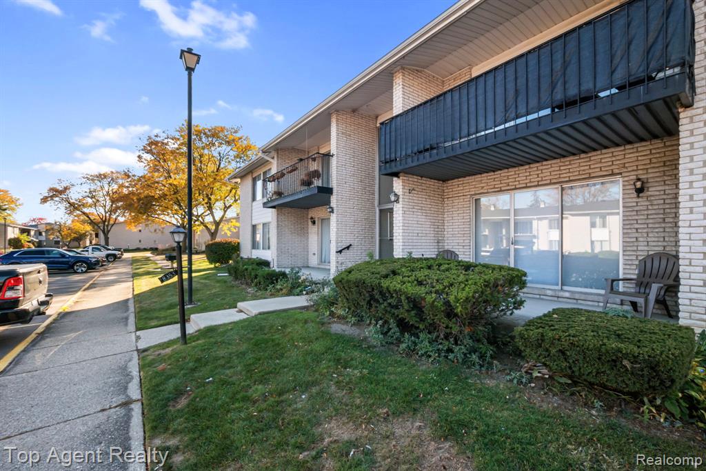 8353 Kennedy Circle, Warren, MI 48093 — Photo 4