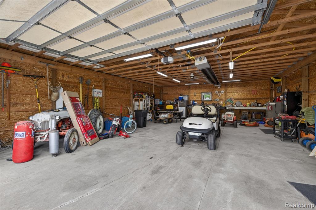6354 Lapeer Road, Burton, MI 48509 — Photo 37