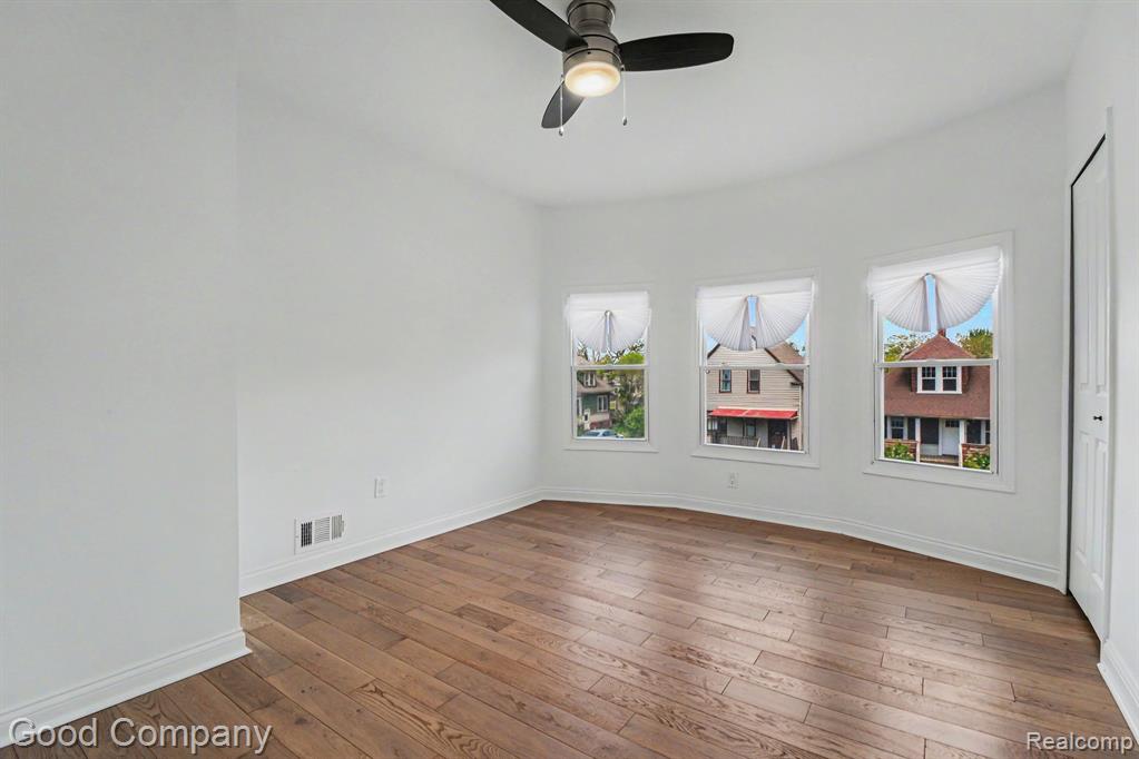 2463 Seyburn Street, Detroit, MI 48214 — Photo 9