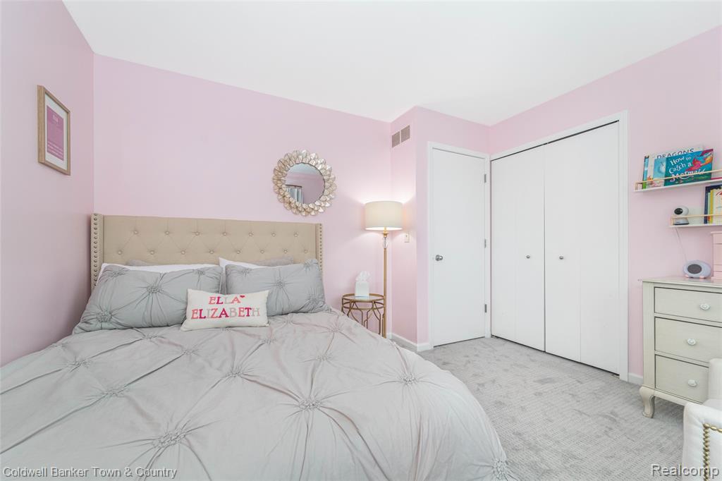 539 Dorchester Way, Milford, MI 48381 — Photo 35
