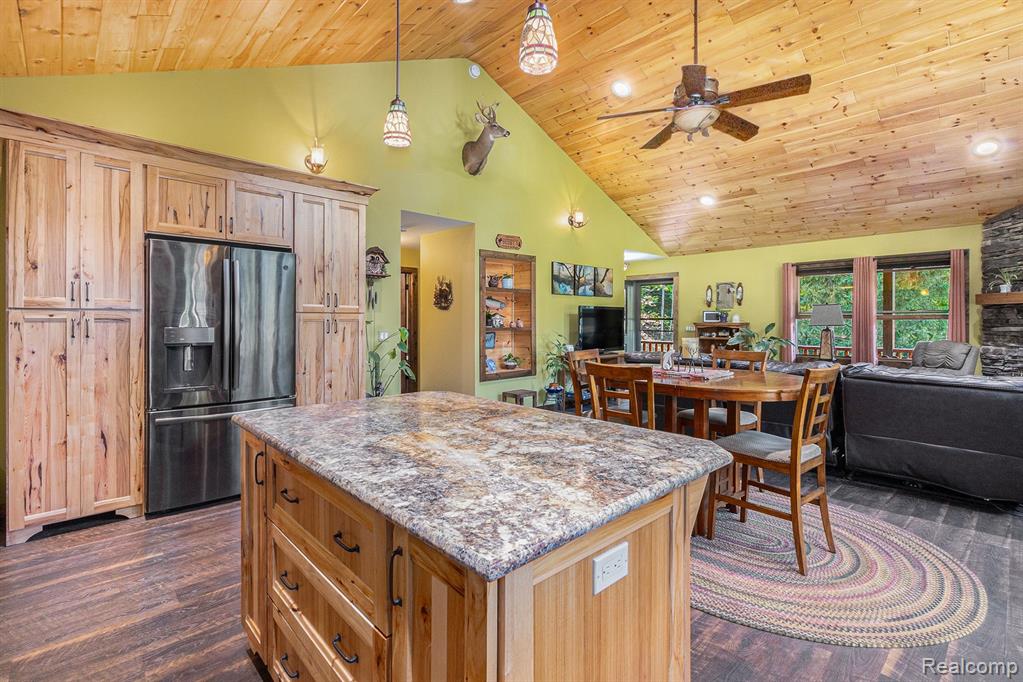 8630 HIDDEN LAKE Drive, Howell, MI 48855 — Photo 7