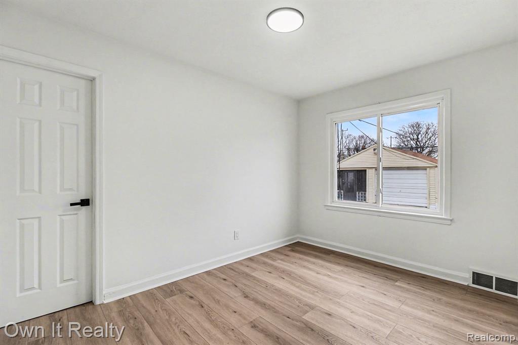 20242 Steel Street, Detroit, MI 48235 — Photo 17