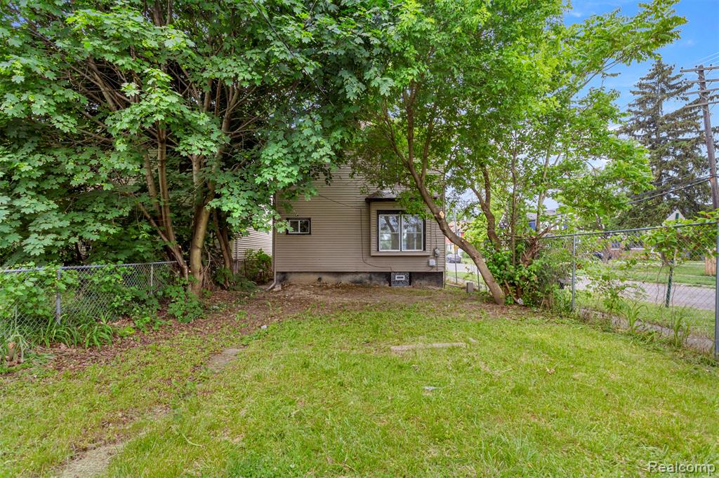 4266 Seminole Street, Detroit, MI 48214 — Photo 28
