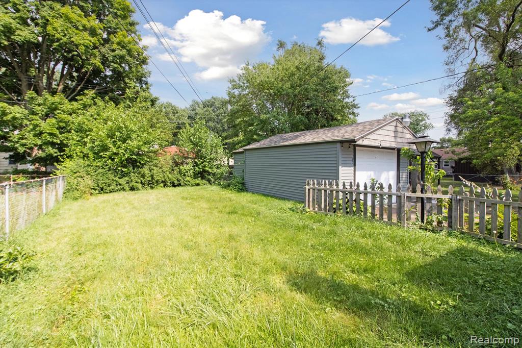 8025 Mayfair Street, Taylor, MI 48180 — Photo 29