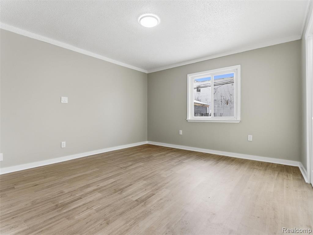 23449 Carlisle Avenue, Hazel Park, MI 48030 — Photo 16