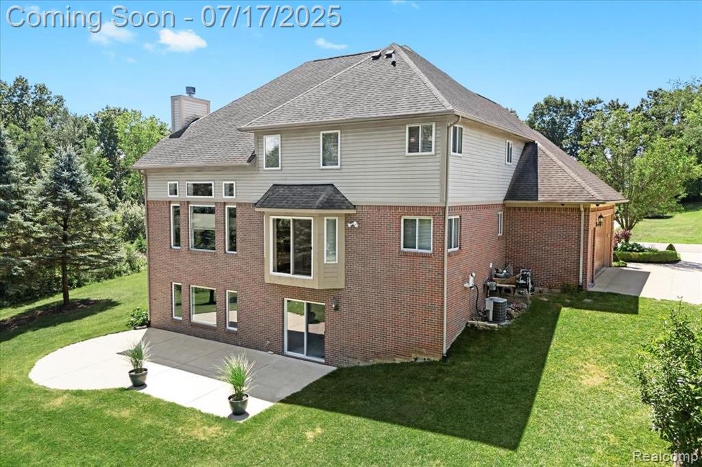 610 W Oxhill Drive, White Lake, MI — Photo 43