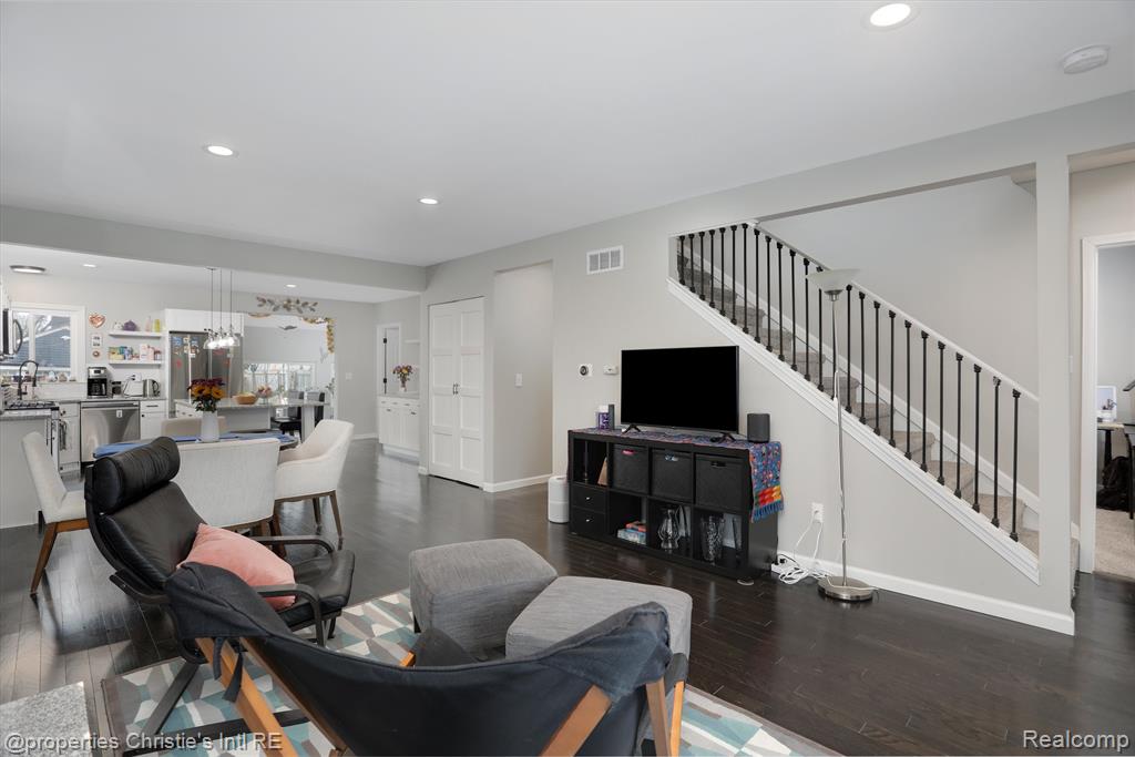 469 Kerby Road, Grosse Pointe Farms, MI 48236 — Photo 3