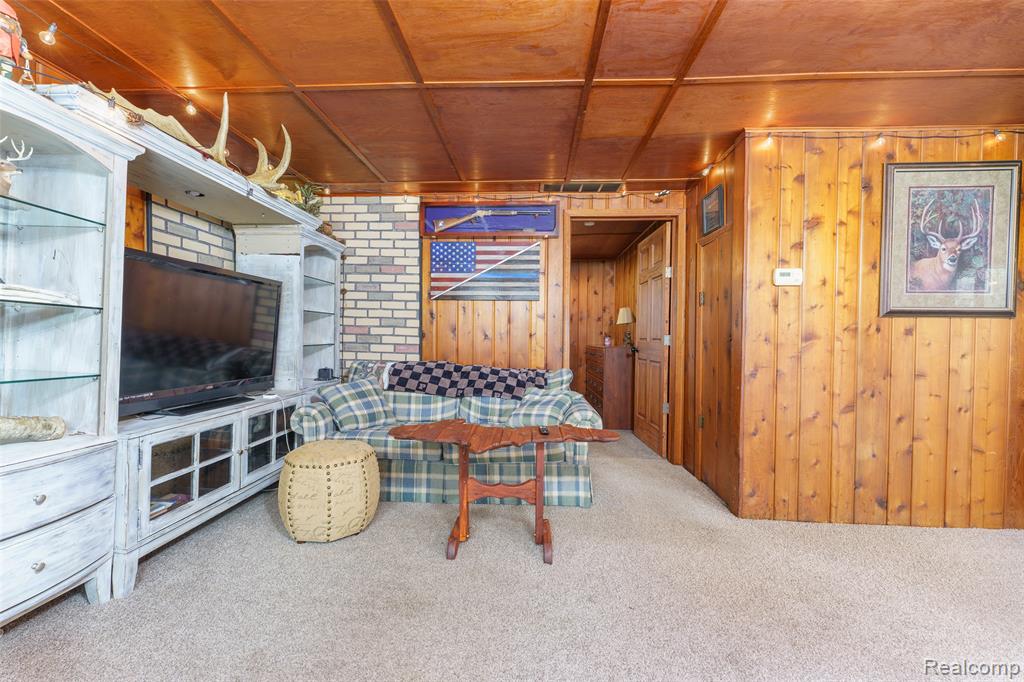 522 E FRANK Street E, Fowlerville, MI 48836 — Photo 4