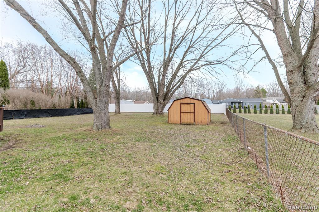 7357 Ponderosa Drive, Swartz Creek, MI 48473 — Photo 37