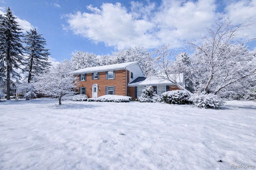 8276 Appleway Drive, Grand Blanc, MI 48439 — Photo 2