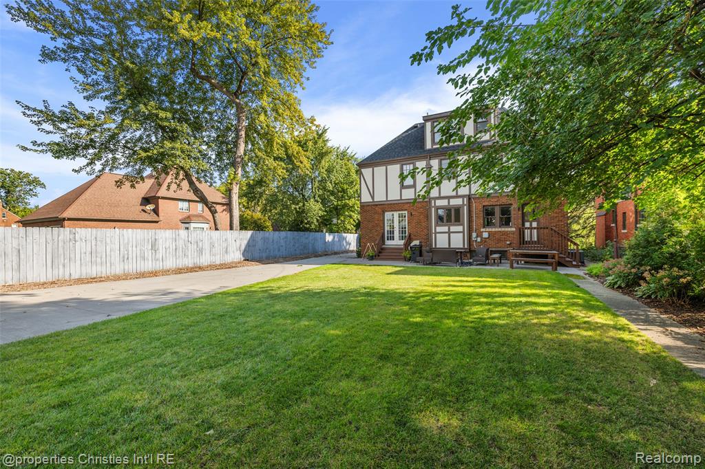 2915 Seminole Street, Detroit, MI 48214 — Photo 9