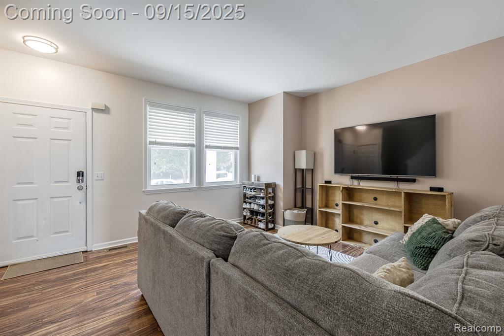 10455 Scarlet Oak Drive, Ypsilanti, MI 48198 — Photo 6