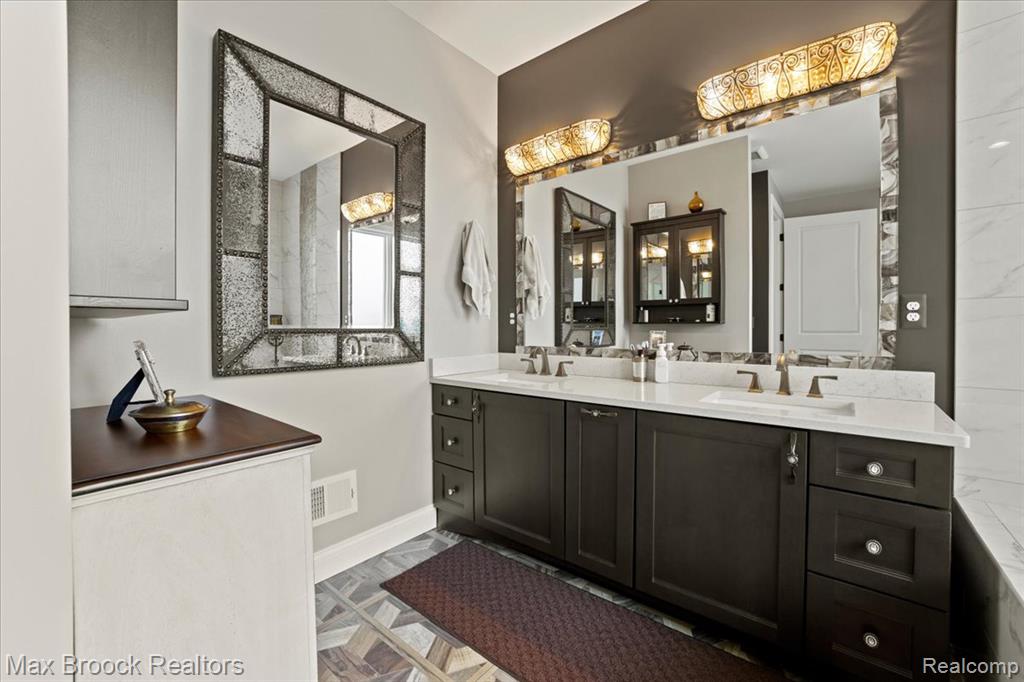 8184 Woodland Shore Drive, Brighton, MI 48114 — Photo 30