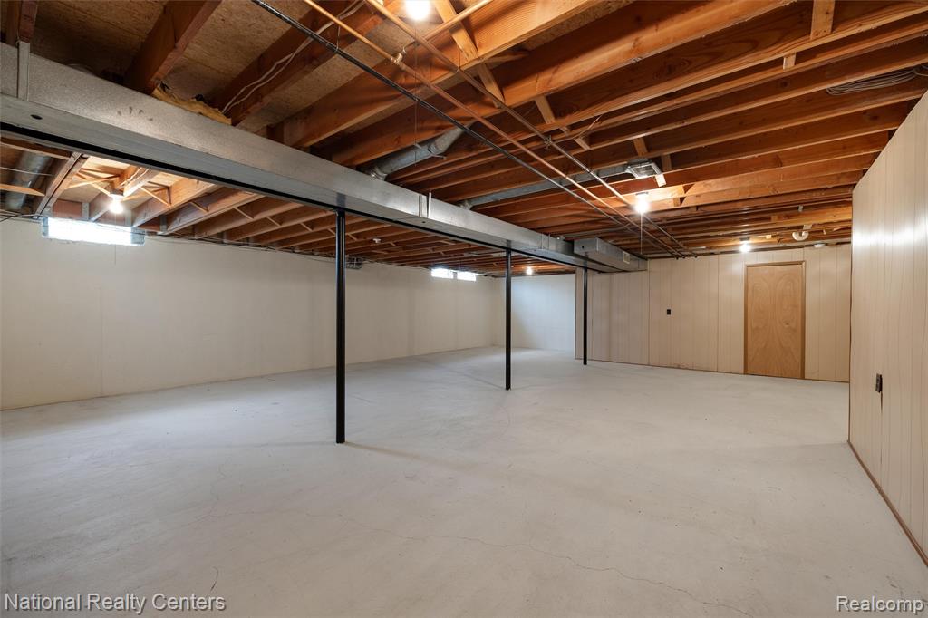 16061 Meadows Drive, Macomb, MI 48044 — Photo 17