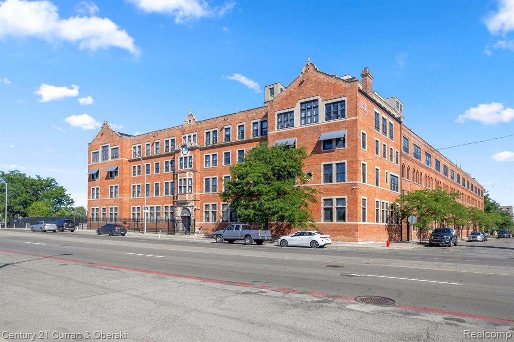 6533 E JEFFERSON Avenue, 50-238, Detroit, MI 48207 — front exterior