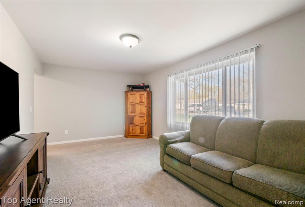 46059 Huling Street, Shelby Twp, MI 48317 — Photo 17