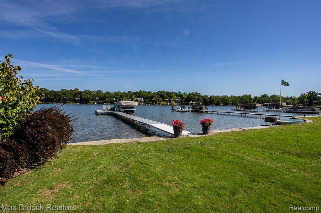 7080 Colony Drive, West Bloomfield, MI 48323 — Photo 78